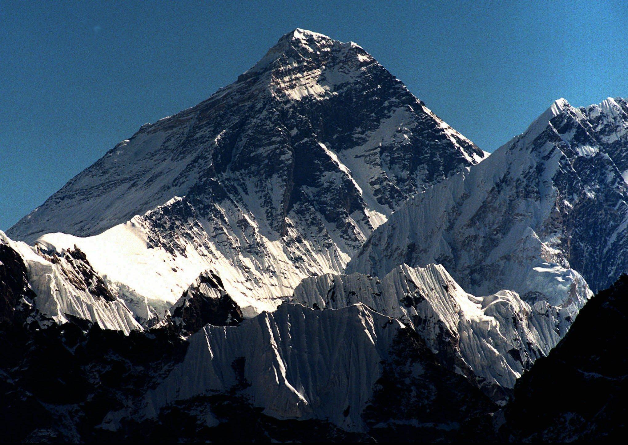 Everest Death Toll Rises To 10 This Season After 4 More Climbers Found Dead Wabe 