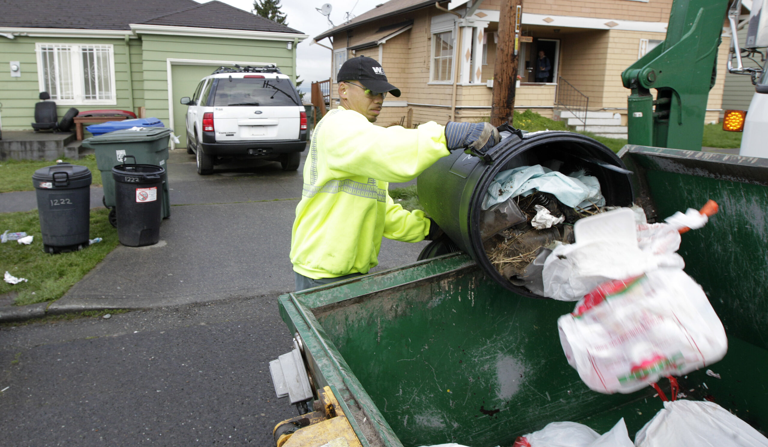 Changes To DeKalb’s Trash Pick-Up Schedule Leaves Some With Unwanted Leftovers – WABE