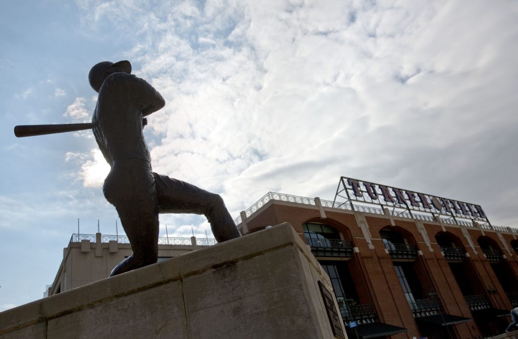Legendary Braves slugger Hank Aaron leaves legacy beyond baseball – WABE