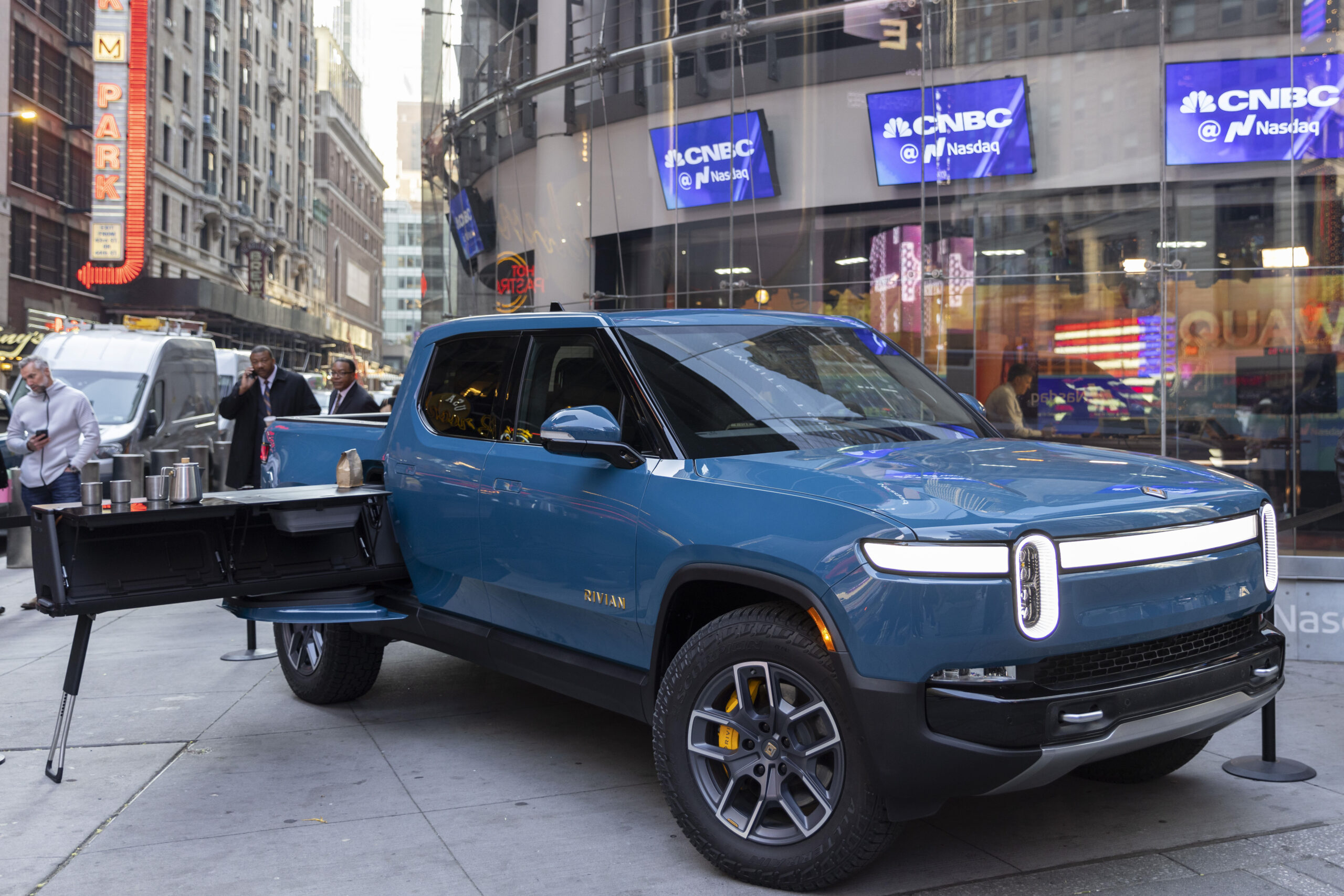 All electric deals pickup truck rivian