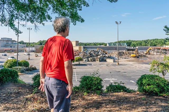 Start of North DeKalb Mall demolition draws out politicians, mixed ...