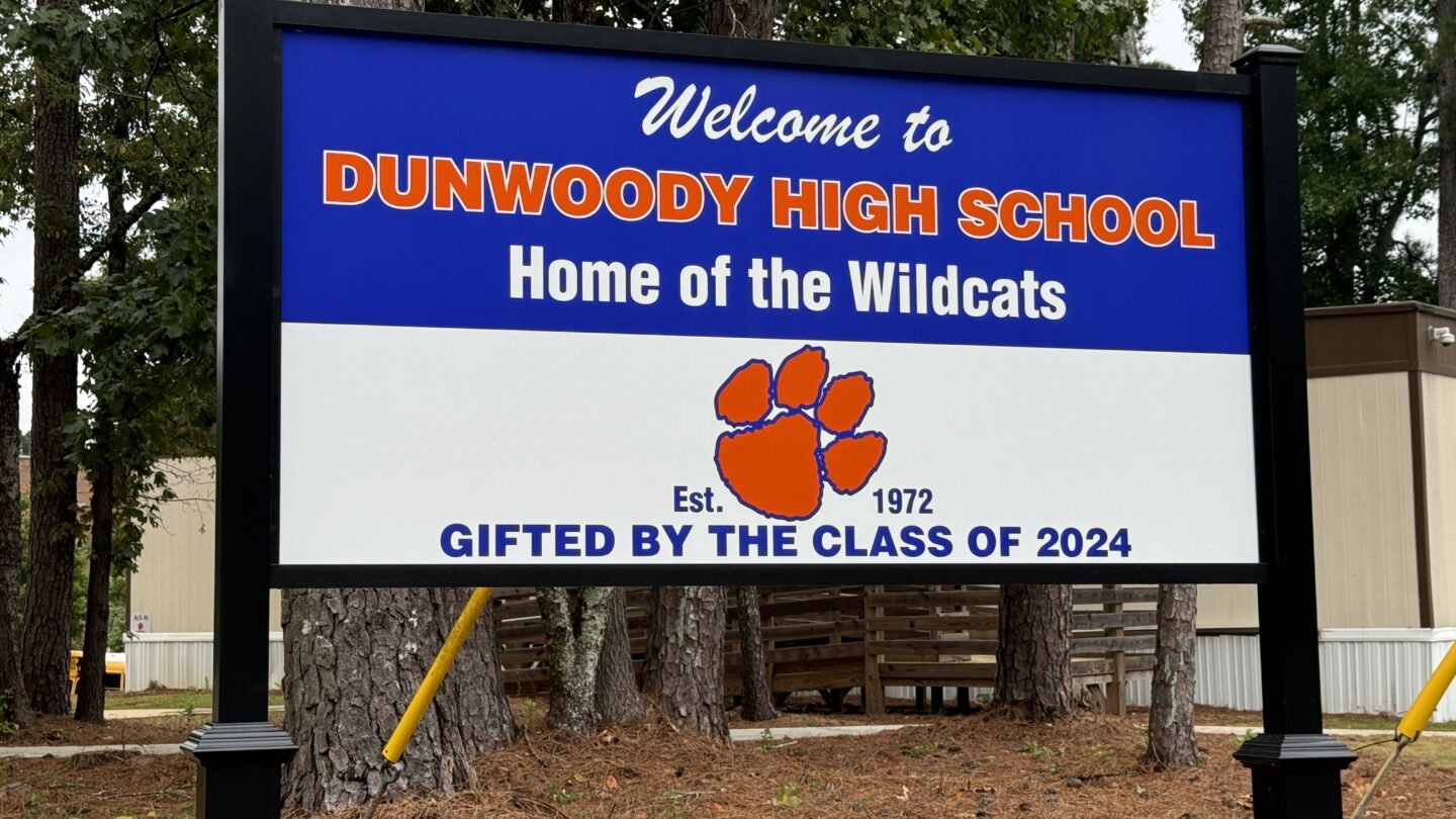 The welcome sign of the Dunwoody High School.