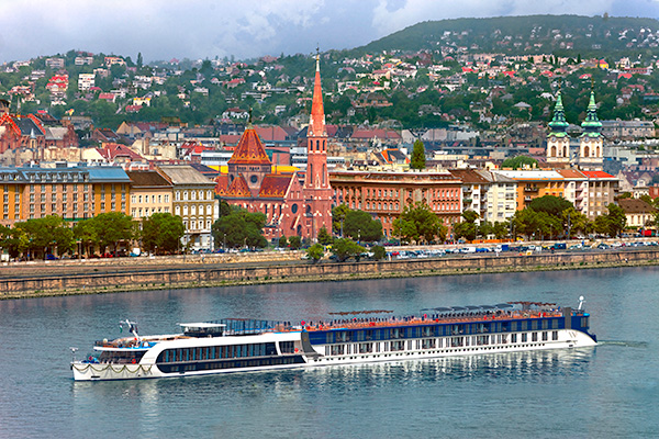 AMAwaterways, AmaSonata Ship on river