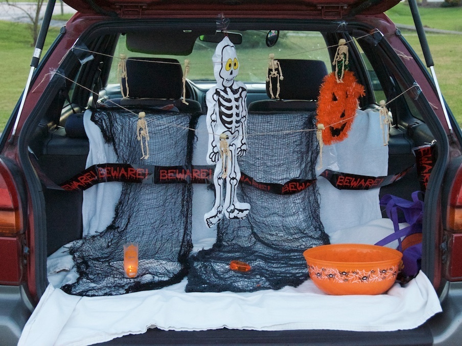 What to know about trunk-or-treating, a trick-or-treating alternative ...